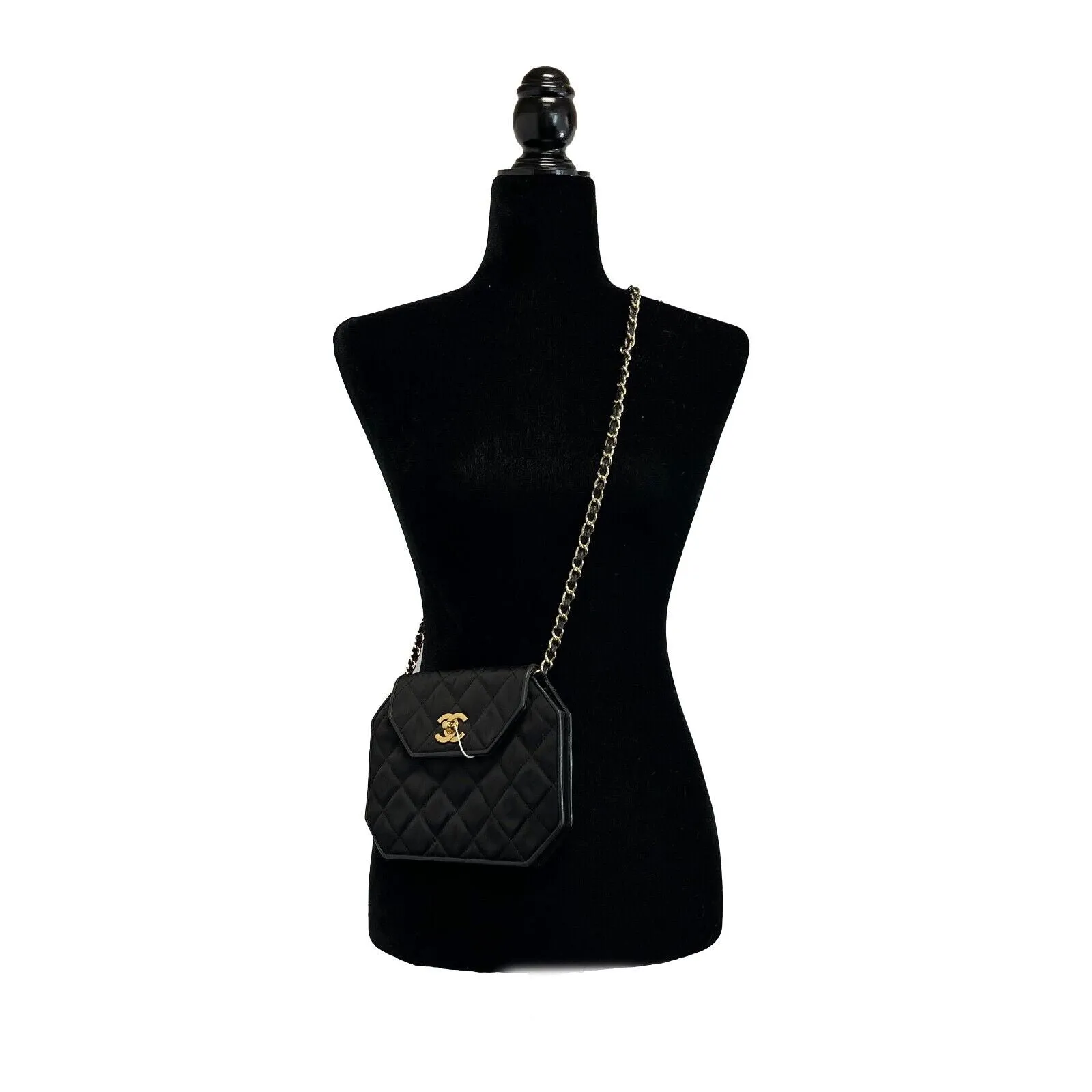 CHANEL - Vintage 90s Quilted Octagon CC Shoulder Black Crossbody Handbag